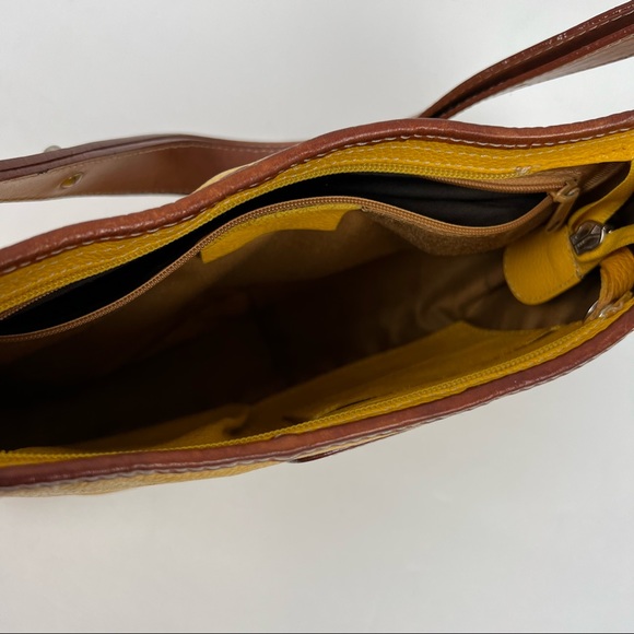 i santi Italian Pebbled Leather Yellow Shoulder Bag, Women's - Picture 4 of 9